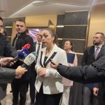 “Shkoi viti pa asnjë vendim”, alarmon Osmani: Qytetarët mos të mbesin pa paga e pa barna