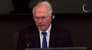 Hill vazhdon sot dëshminë e tij në Hagë, ja çka tha diplomati amerikan dje në Gjykatën Speciale