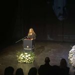 Petrovci, ikona e teatrit shqiptar u përcoll me nderime dhe duartrokitje