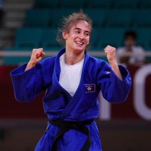 Falënderimi i veçantë për Nora Gjakovën