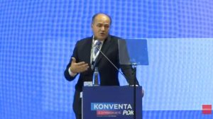 Hoxhaj nuk garoi për kryetar të PDK-së, akuzon Memli Krasniqin