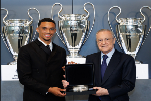 Alexander-Arnold emocionon me mesazhin e tij para rikthimit në Anfield