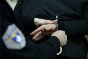 Arrestohet një i dyshuar për vrasje të rëndë në tentativë ndaj birit të tij