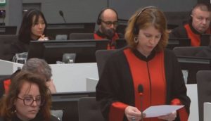 Avokatja e Thaçit kërkon nga gjyqtari që ta detyrojë dëshmitarin të përgjigjet ose dëshmia të mos merret parasysh