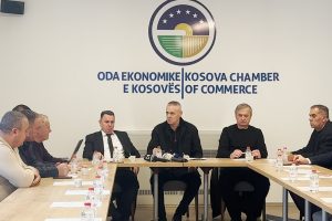 Çmimet nuk lëvizin por naftëtarët sërish ankohen