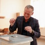 Nuk arrita të fitoj, Besnik Osmani uron Valon Prebrezën