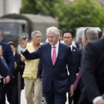 Clinton para 29 viteve ndaloi kërkimet për klonim të njeriut