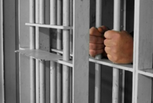 Deshi të vrasë të birin, kërkohet paraburgim për babain