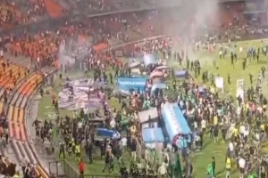 ​Dhunë mes tifozëve, 59 të plagosur pas një ndeshje futbolli