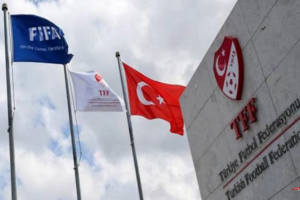 Skandal në futbollin turk: Arrestohen 17 gjyqtarë dhe një president klubi