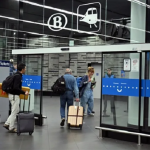 Mbi 1 mijë e 400 fluturime të anuluara, shkurtimet e trafikut ajror në SHBA hyjnë në ditën e dytë