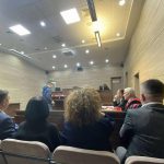 Rasti i gazit lotsjellës vazhdon të zvarritet, mungesa e Sveçlës shtyn seancën