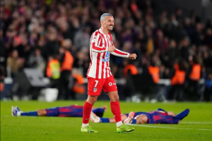 Griezmann ironizon me Barcelonën pas kualifikimit të Atleticos në finale