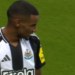 Goditje e rëndë për Liverpoolin, Isak thyen këmbën dhe futet në operacion