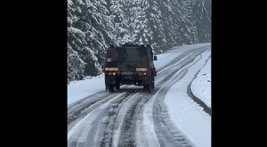 Ushtarët italianë të KFOR-it kryejnë patrullime në Kosovë