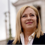 Dhuratat zyrtare të kryeministres Meloni dalin në ankand, ja ku do të shkojnë të ardhurat