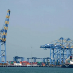 Çmimet e naftës bien mes rritjes së ofertës