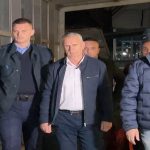 Kryeprokurori Rexha nuk deklarohet mbi ndërprerjen e numërimit të votave, largohet nën thirrjet ‘Hajnat në burg’