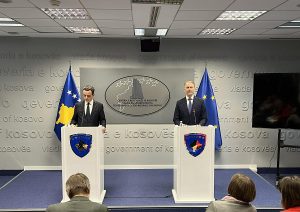 Kurti e Orav në konferencë për media