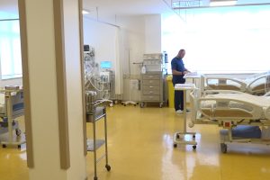 Mungesa e anesteziologëve dhe infermierëve, problem kronik në Mjekimin Intensiv