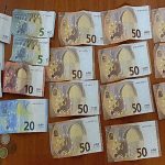 Tre fëmijë dorëzojnë në polici dokumente dhe 614 euro të gjetura në Ferizaj