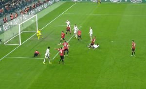 Anglezët për pak sa nuk shënojnë