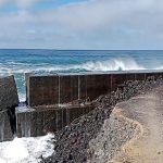 3 të vdekur, 15 të plagosur ndërsa deti i trazuar godet Tenerifen e Spanjës