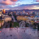 Media britanike: Vizitoni qytetin e bukur evropian, Tiranën