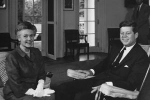 Travell, gruaja e parë mjeke e presidentit të SHBA-ve