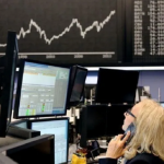 Tregjet globale rriten, pas rihapjes së qeverisë federale të SHBA-së