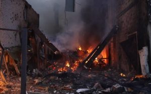 1 i vrarë e 28 të plagosur në sulmin ajror rus në Kiev