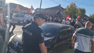 Serbët nga Kosova në mbështetje të Vuçiq, priten me breshri fyerjesh “Kthehuni nga keni ardhur”