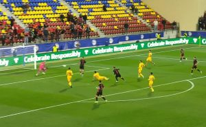 Kristian Asllani shënon për Shqipërinë