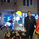 Drejtpërdrejt nga festa e LVV-së në sheshin “Zahir Pajaziti”