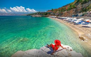 “Travel off Path”: Shqipëria mes destinacioneve më të mira evropiane për t’u vizituar këtë verë