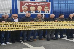 Ish-krerët e luftës po mbahen padrejtësisht në Hagë, OVL UÇK aksion simbolik para EULEX-it