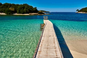 The Sun: Vizitoni plazhet mahnitëse përgjatë Rivierës Shqiptare