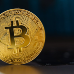 Bitcoin nën presion, çfarë po sinjalizon tregu i kriprovalutave?