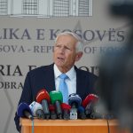 Wesley Clark dëshmon sot në Hagë