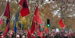 Nis protesta e madhe në Strasburg kundër padrejtësisë ndaj ish-krerëve të UÇK-së