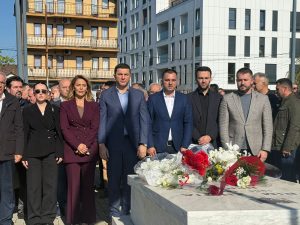 Në 36-vjetorin e rënies nderohen heronjtë Afrim Zhitia dhe Fahri Fazliu