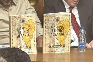 Promovohet vepra monumentale “Mapping Ethnic Albania”
