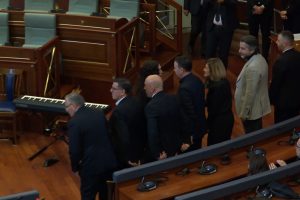 Abdixhiku mungon në homazhet dhe akademinë përkujtimore për Nexhat Dacin