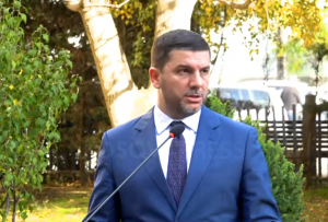 Krasniqi: Qeverinë e re do ta bëjmë pa Albin Kurtin
