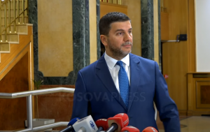 Dështimi i formimit të qeverisë, Krasniqi ka këtë kërkesë për Vjosa Osmanin