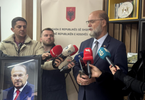 Malaj: Fatos Nano nga politikanët më të rëndësishëm të periudhës së tranzicionit