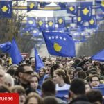 Rreth 100 mijë qytetarë më pak në tregun e punës