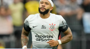 “Më la shtatzënë dhe më pas u zhduk”, influencerja braziliane ngre akuza të forta për yllin e Holandës