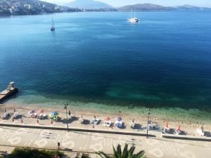 Ksamili në qershor, pushues të shumtë shijojnë plazhet në ditët e para të verës